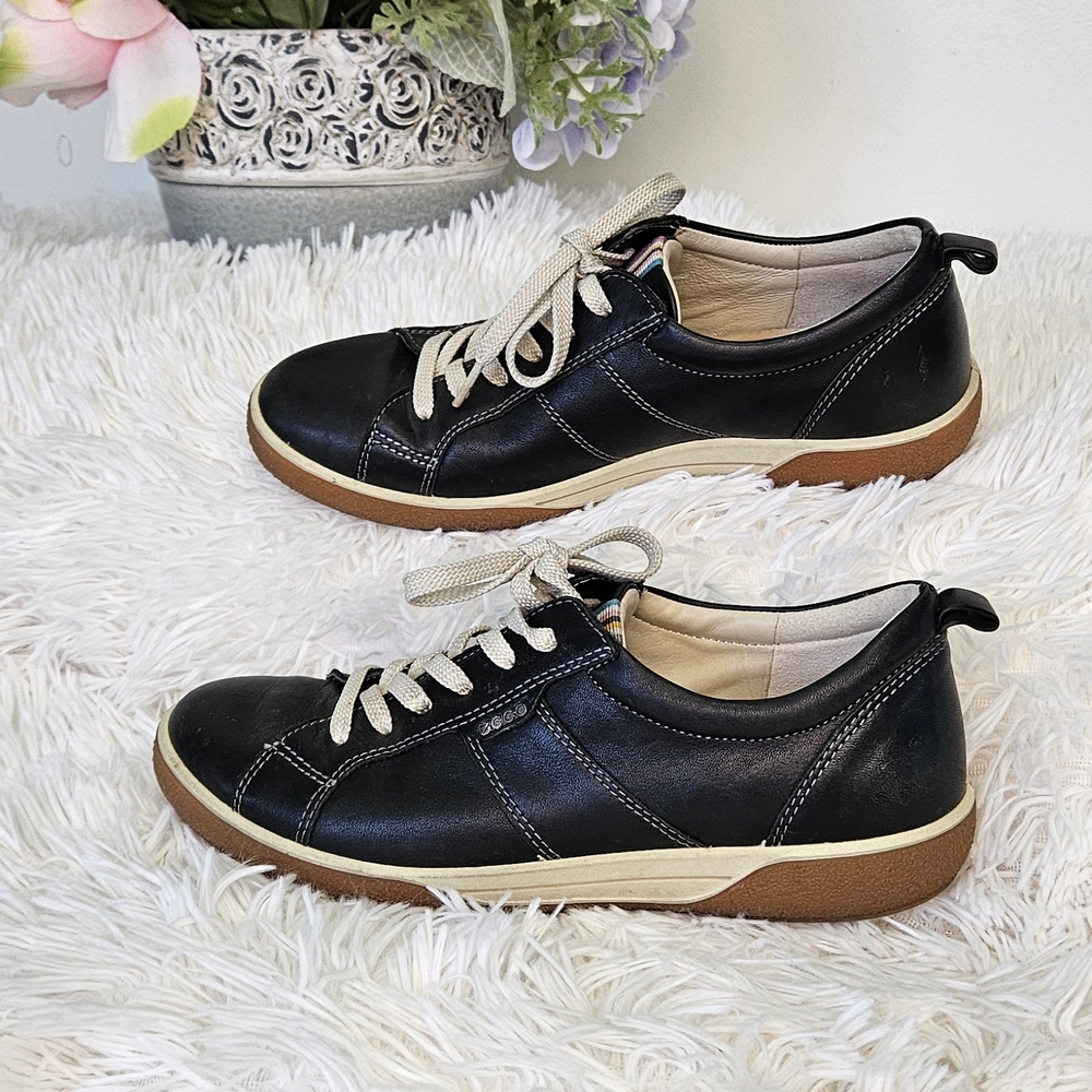 Ecco Womens Black Laether Eu 37 Us 6.5 Low Taw Sneakers Gum Outsole Shoes